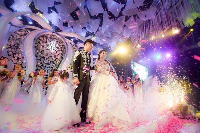 Những chuyện tình “gây sốt” nhất năm 2018, biết được lý do ai cũng bất ngờ - Ảnh 8. Những chuyện tình “gây sốt” nhất năm 2018, biết được lý do ai cũng bất ngờ - Ảnh 8.