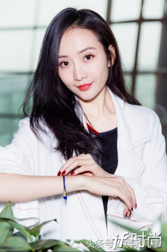 Vương Âu bị cư dân mạng gọi là hồ ly tinh khiến Dương Mịch và Lưu Khải Uy ly hôn - Ảnh 6. Vương Âu bị cư dân mạng gọi là hồ ly tinh khiến Dương Mịch và Lưu Khải Uy ly hôn - Ảnh 6.