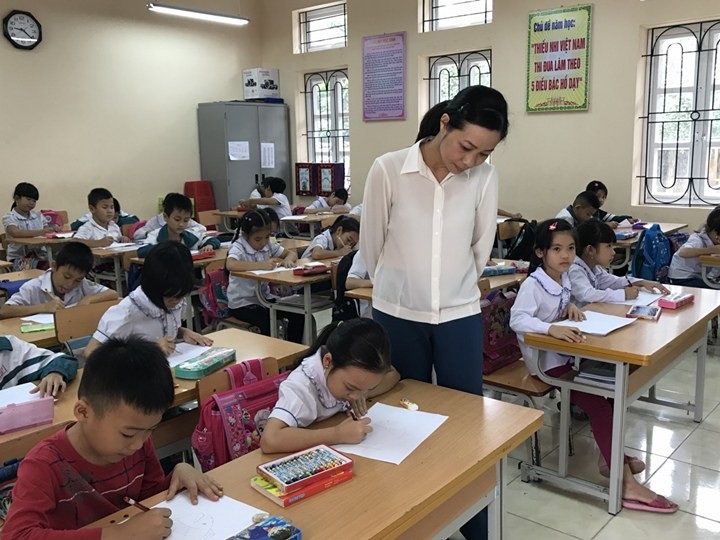 Bỏ việc nhà, mất ăn, mất ngủ vì thi giáo viên giỏi - Ảnh 2. Bỏ việc nhà, mất ăn, mất ngủ vì thi giáo viên giỏi - Ảnh 2.