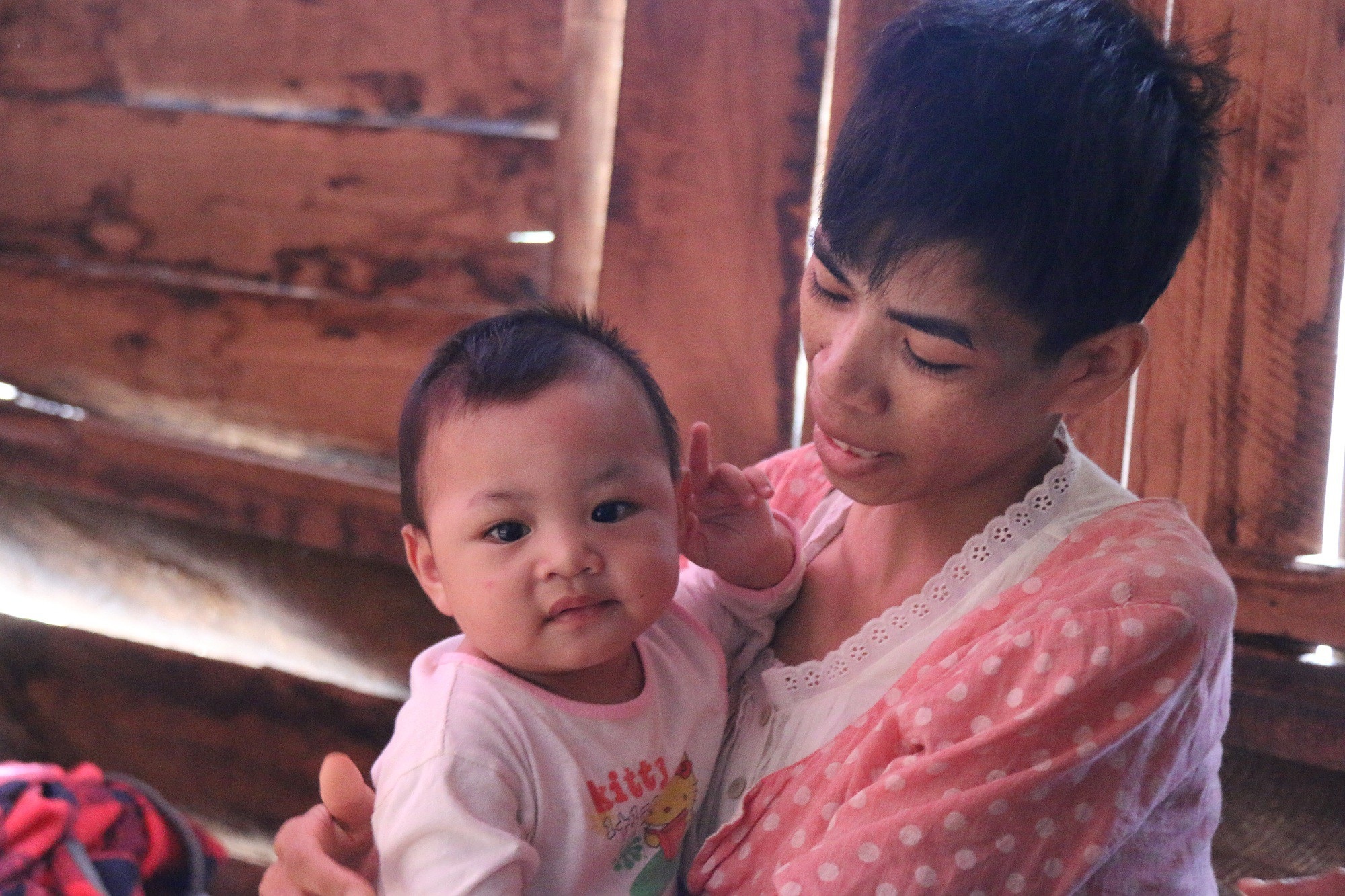 Đớn đau thiếu phụ bị ung thư đánh đổi mạng sống để sinh con - Ảnh 5. Đớn đau thiếu phụ bị ung thư đánh đổi mạng sống để sinh con - Ảnh 5.