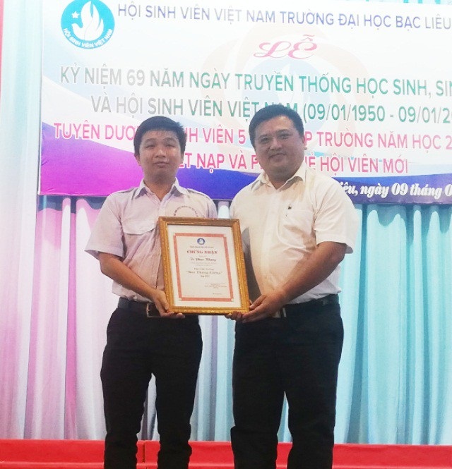 Trường ĐH Bạc Liêu tuyên dương 38 sinh viên đạt danh hiệu 5 tốt - Ảnh 2. Trường ĐH Bạc Liêu tuyên dương 38 sinh viên đạt danh hiệu 5 tốt - Ảnh 2.
