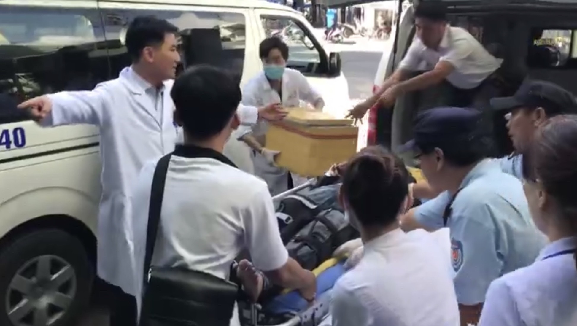 Vụ xe rơi ở đèo Hải Vân: Người trong cuộc kể chuyện cứu cánh tay đứt lìa của nữ sinh - Ảnh 3.