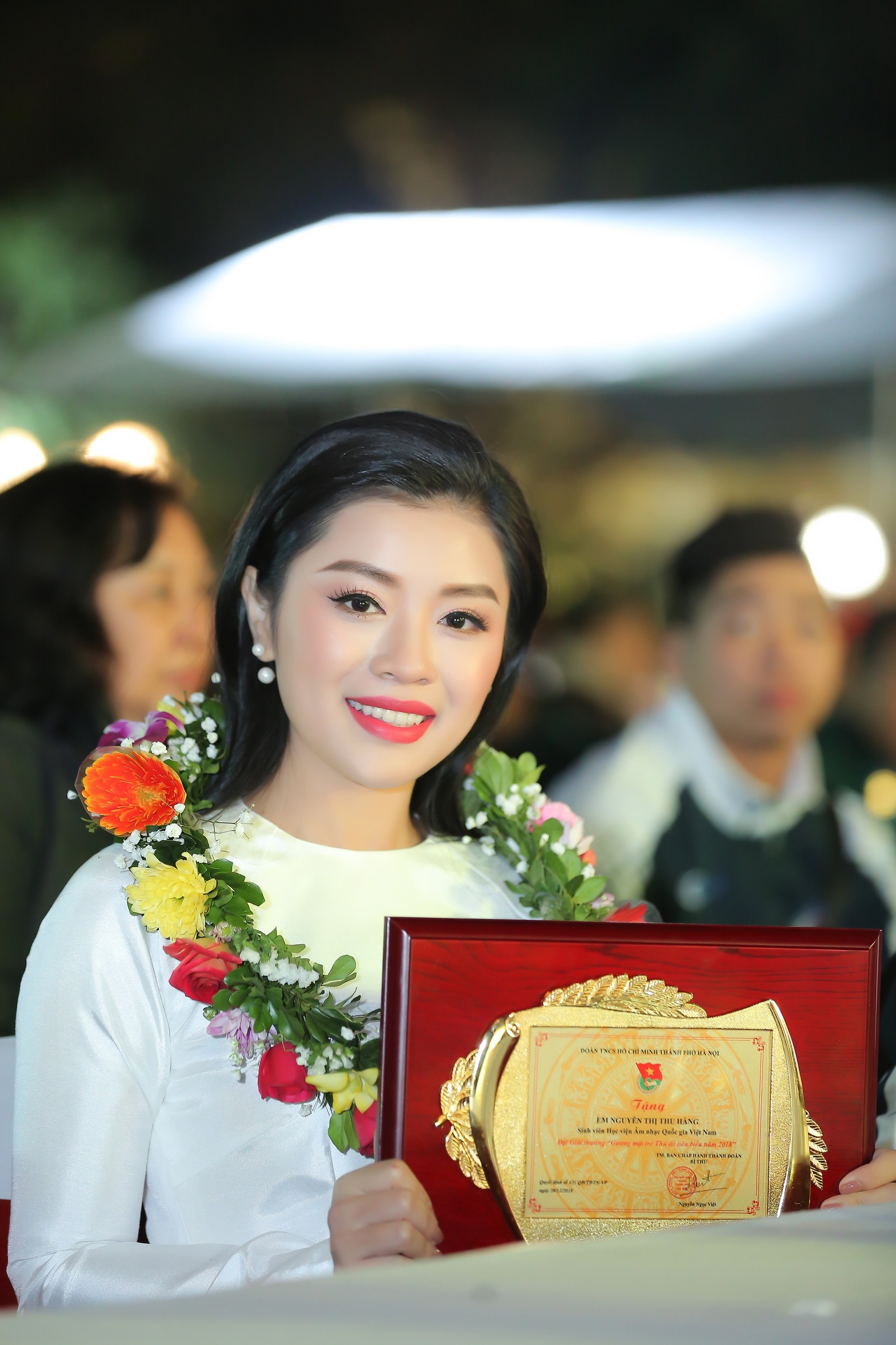 Nguyễn Thu Hằng cùng Quang Hải lọt top 10 gương mặt trẻ tiêu biểu Thủ đô 2018 - Ảnh 4. Nguyễn Thu Hằng cùng Quang Hải lọt top 10 gương mặt trẻ tiêu biểu Thủ đô 2018 - Ảnh 4.