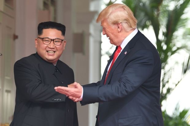 Chuyến đi mở màn năm ngoại giao bận rộn của ông Kim Jong-un - Ảnh 2. Chuyến đi mở màn năm ngoại giao bận rộn của ông Kim Jong-un - Ảnh 2.