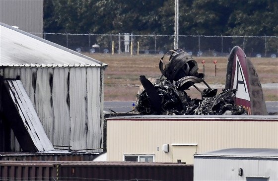 “Pháo đài bay” B-17 của Mỹ gặp nạn, 7 người chết
