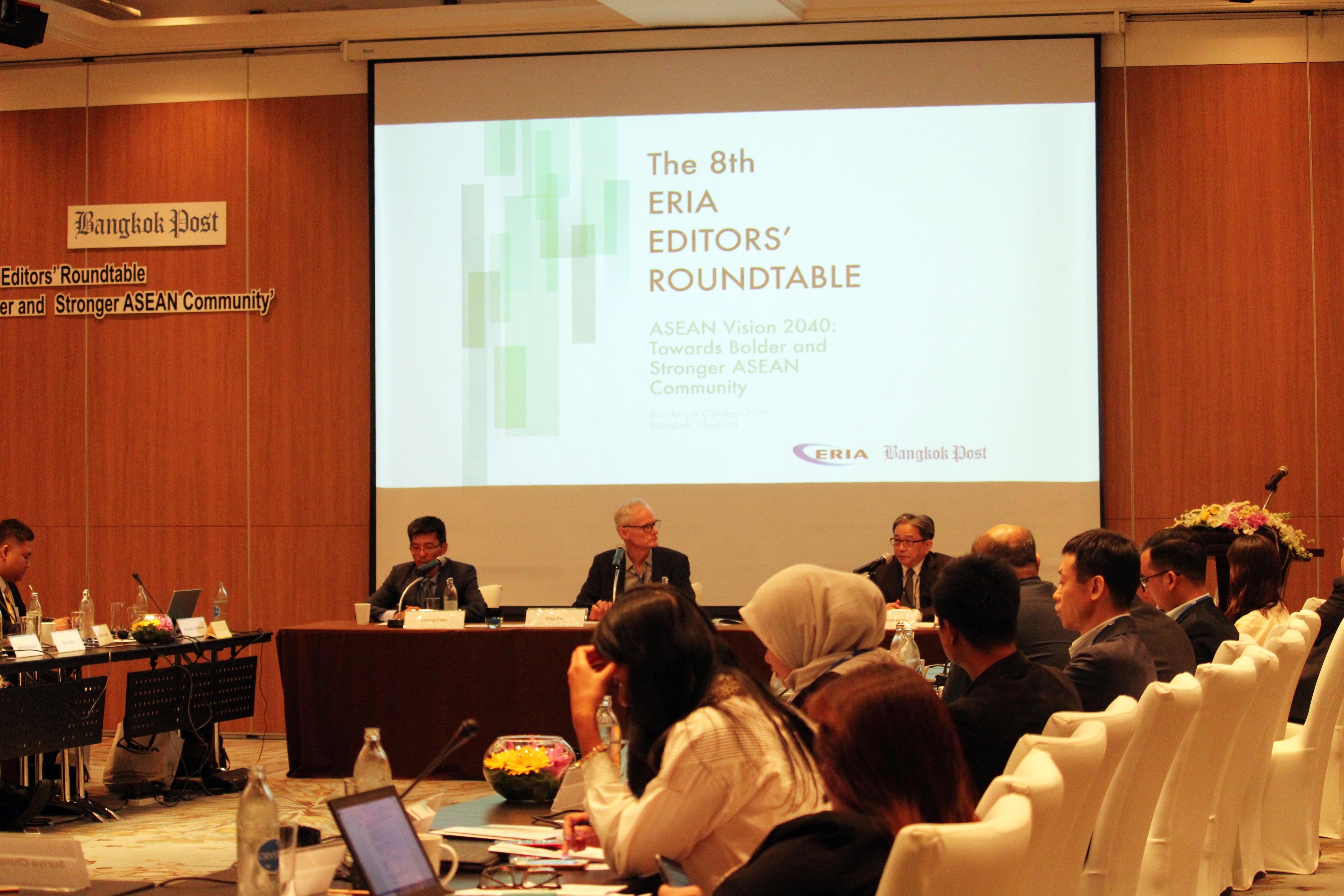 Hướng đi của ASEAN trước những thách thức toàn cầu