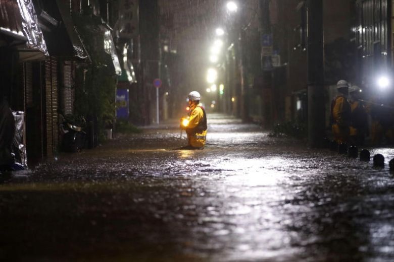 Nhật Bản tan hoang sau siêu bão “Quái vật” mạnh nhất trong 60 năm