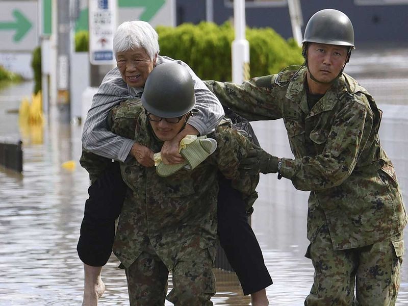 Cảnh đổ nát sau siêu bão “Quái vật” khiến 35 người chết tại Nhật Bản