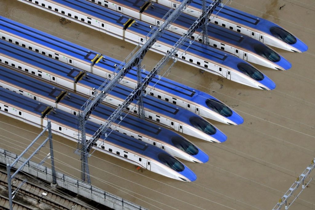 Cảnh đổ nát sau siêu bão “Quái vật” khiến 35 người chết tại Nhật Bản