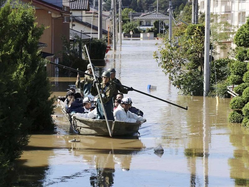 Cảnh đổ nát sau siêu bão “Quái vật” khiến 35 người chết tại Nhật Bản