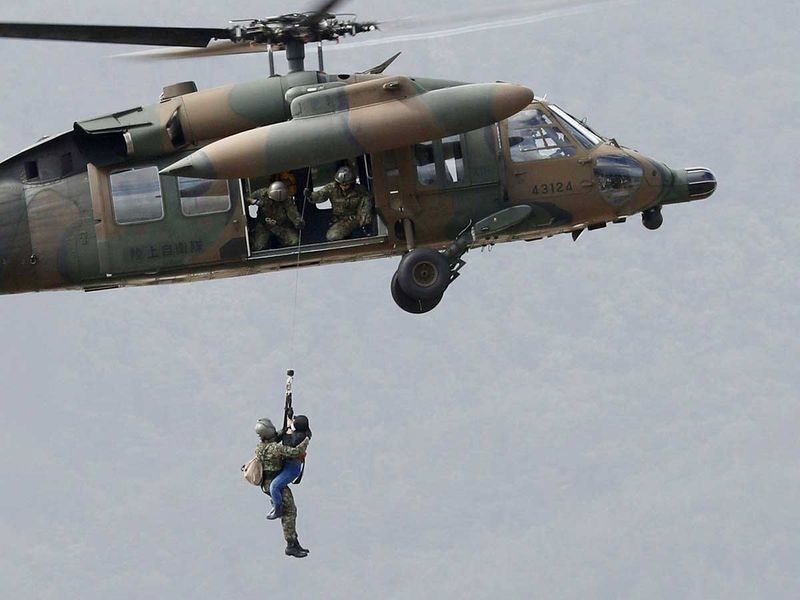 Cảnh đổ nát sau siêu bão “Quái vật” khiến 35 người chết tại Nhật Bản