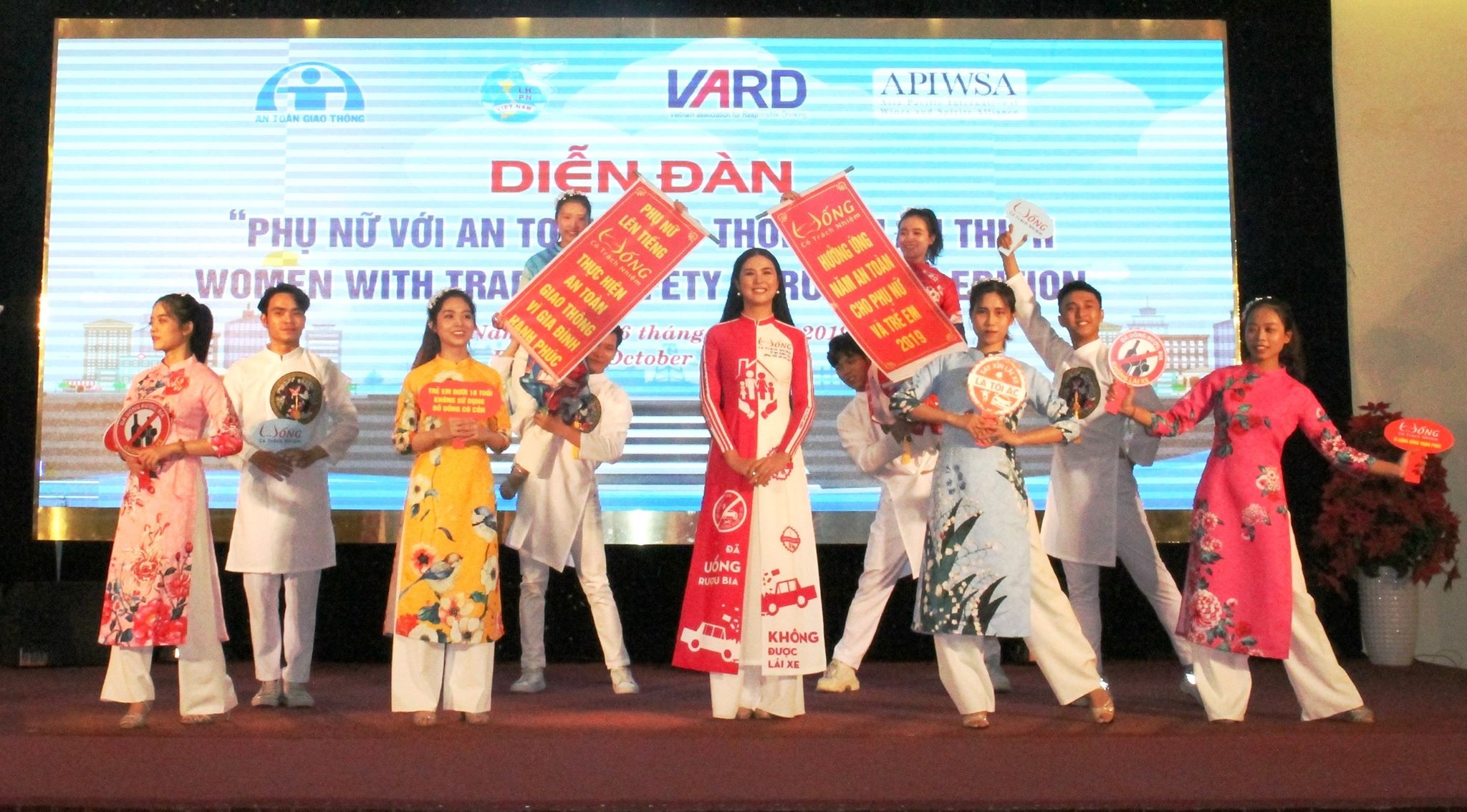 Gần 20% ca tai nạn giao thông do đồ uống có cồn, phụ nữ kêu gọi uống có trách nhiệm - 1 Gần 20% ca tai nạn giao thông do đồ uống có cồn, phụ nữ kêu gọi uống có trách nhiệm - 1