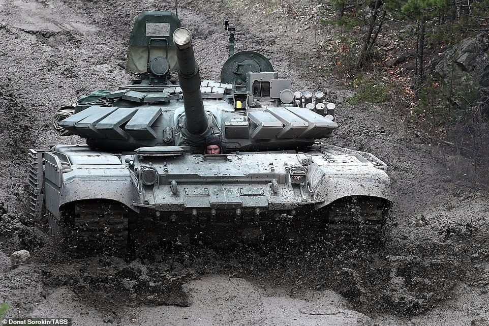 Bên trong nhà máy sản xuất siêu tăng huyền thoại của Nga