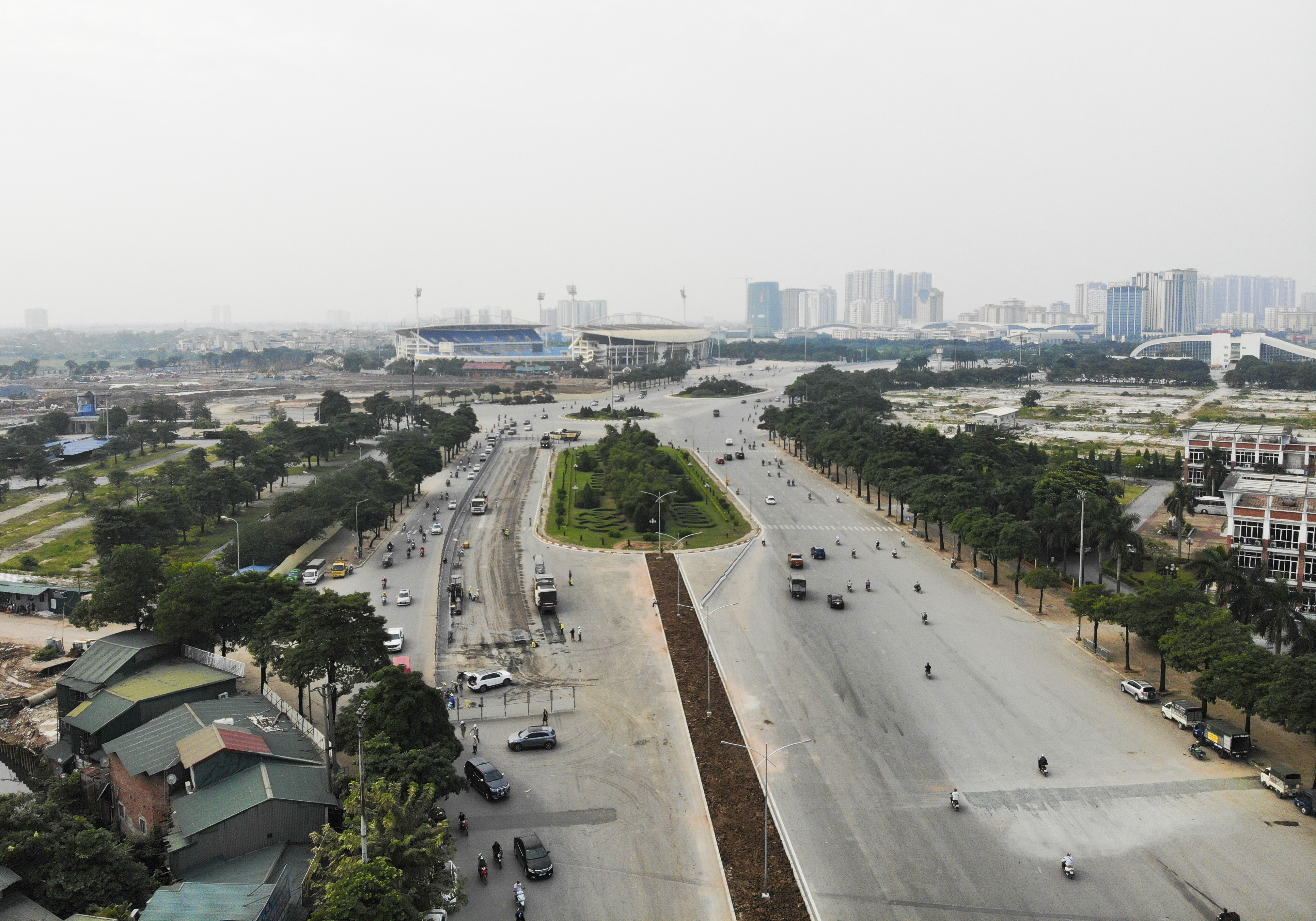 Hà Nội: Bắt đầu rào chắn thêm nhiều tuyến phố để thi công đường đua F1 - 7 Hà Nội: Bắt đầu rào chắn thêm nhiều tuyến phố để thi công đường đua F1 - 7
