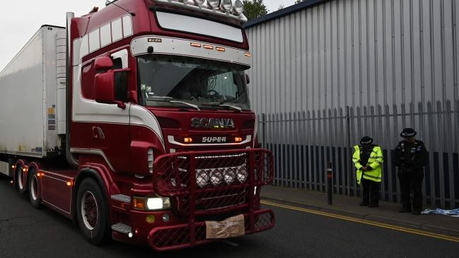 Lộ trình bí ẩn của 39 người nghi chết cóng trên xe tải ở Anh