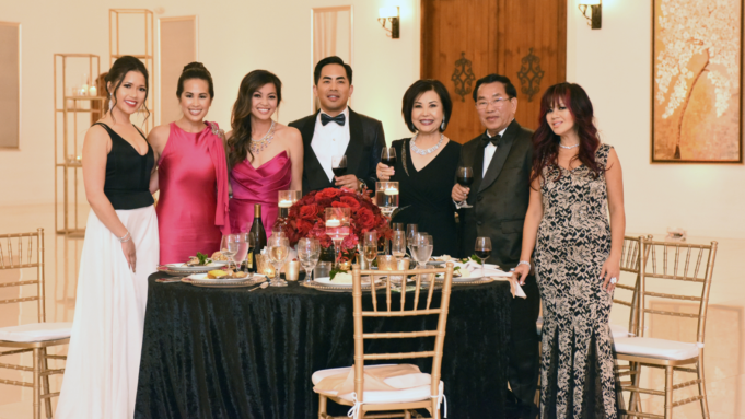 Gia đình siêu giàu gốc Việt vươn lên từ tay trắng lên truyền hình Mỹ