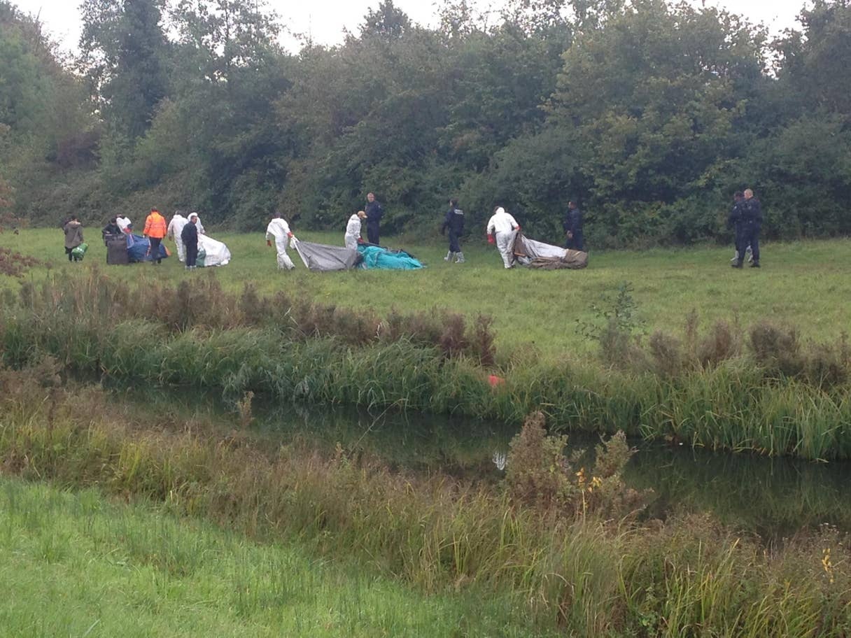 Cuộc sống “chui rúc” của người di cư đánh đổi tính mạng để vào Anh