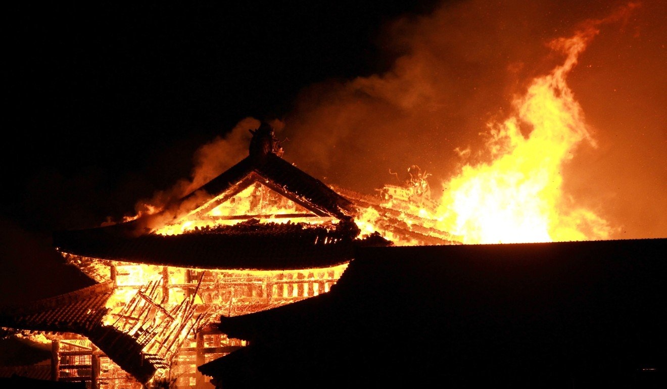 "Bão lửa" thiêu rụi lâu đài di sản thế giới 600 tuổi của Nhật Bản