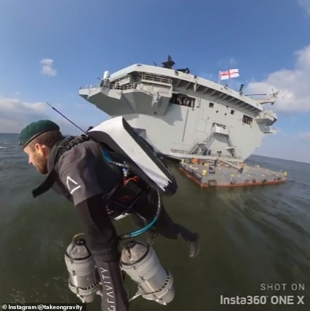 “Người tên lửa” Anh bay như chim từ tàu sân bay 4 tỷ USD