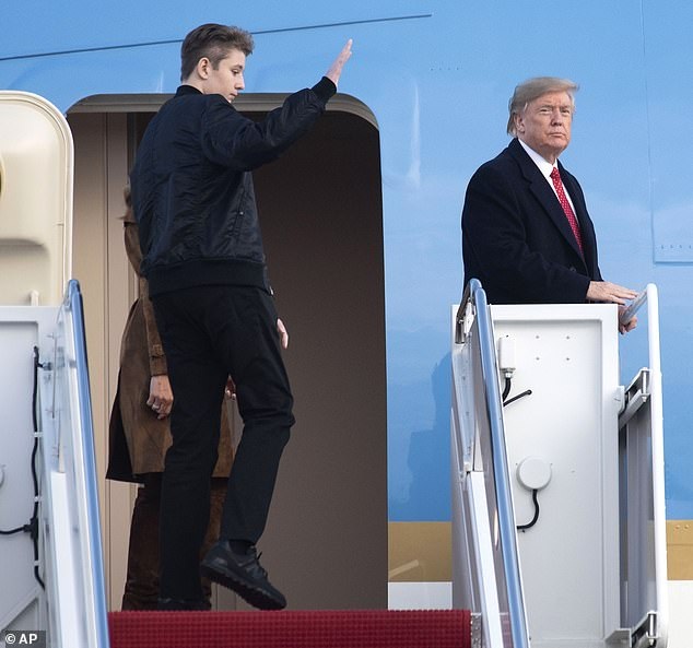 Cậu út nhà Trump mới 13 tuổi đã cao hơn 1,9 mét