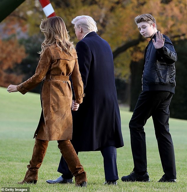 Cậu út nhà Trump mới 13 tuổi đã cao hơn 1,9 mét