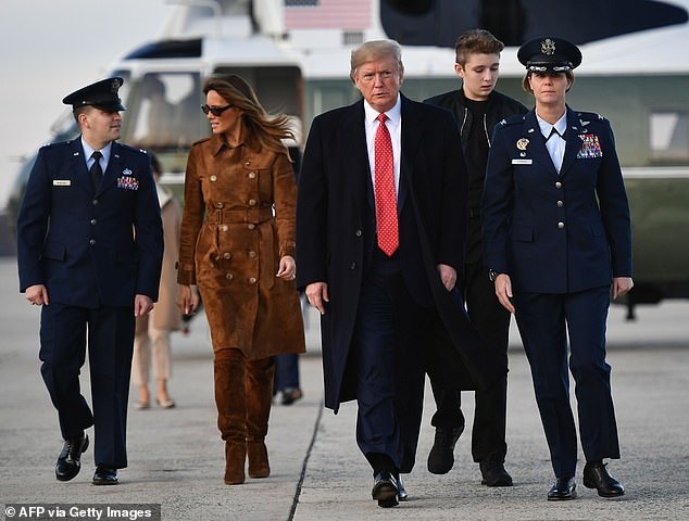 Cậu út nhà Trump mới 13 tuổi đã cao hơn 1,9 mét