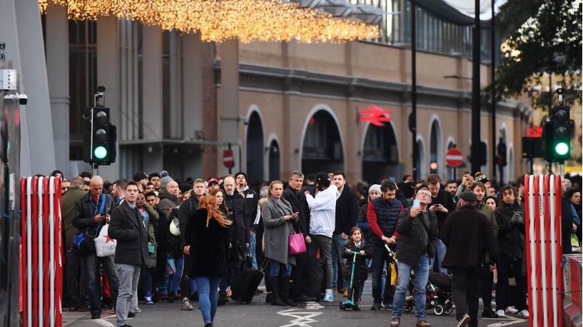 Tấn công khủng bố kinh hoàng ở trung tâm London, 3 người chết
