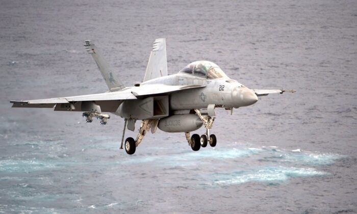 Australia mất trắng 85 triệu USD vì máy bay mới bàn giao đã cháy