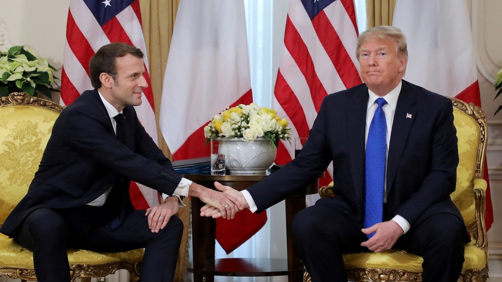 Không khí căng thẳng trong cuộc gặp giữa ông Trump và Tổng thống Pháp