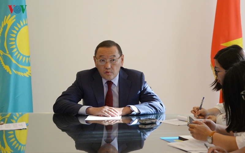 Đại sứ Kazakhstan mong sớm có đường bay thẳng với Việt Nam