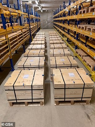 Anh bí mật trao trả 100 tấn vàng trị giá 5,2 tỷ USD cho Ba Lan