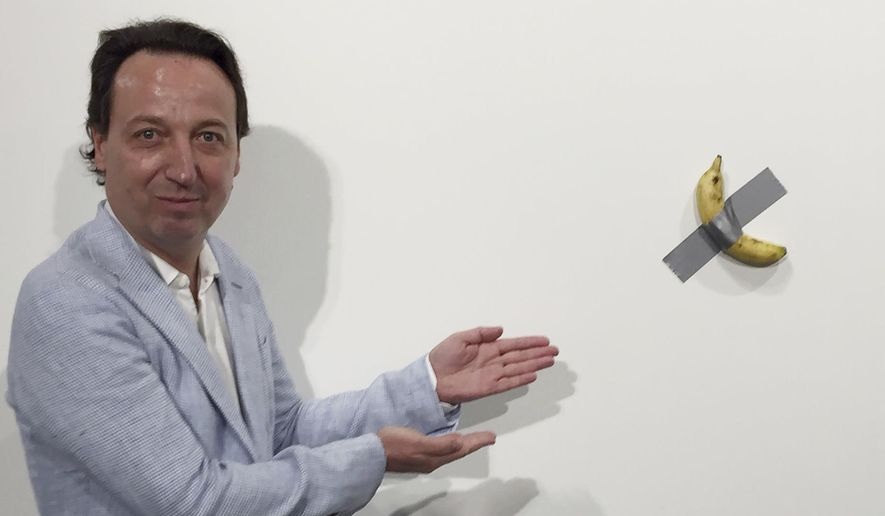 Người đàn ông Mỹ lý giải việc chi hơn 100.000 USD mua quả chuối dán tường