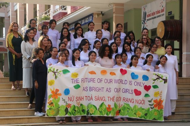 Bà Michelle Obama nhắc tới Việt Nam khi động viên "chiến binh sinh thái" 16 tuổi