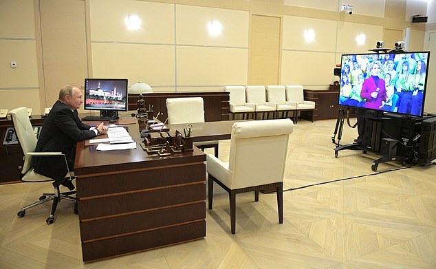 “Lỗ hổng” an ninh từ máy tính của Tổng thống Putin