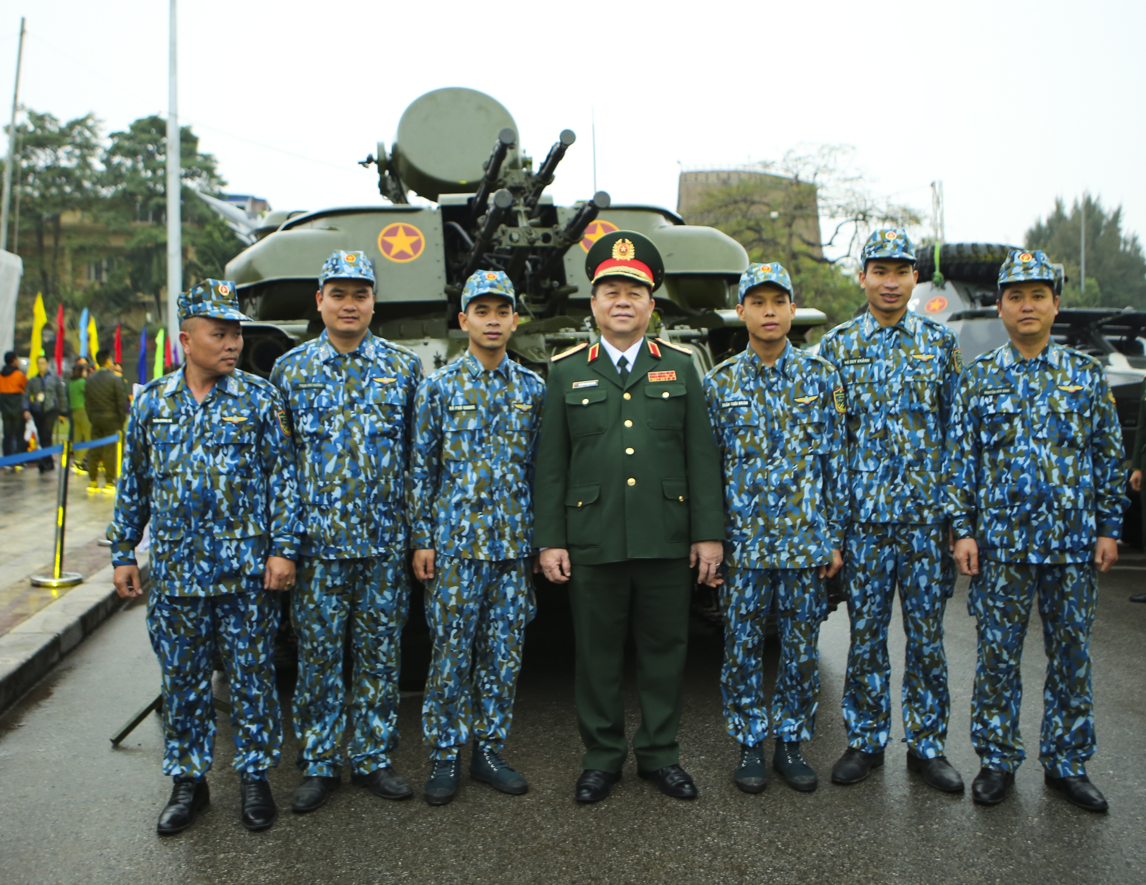 Hàng loạt vũ khí tối tân được Bộ Quốc phòng trưng bày tại Thái Nguyên - 9 Hàng loạt vũ khí tối tân được Bộ Quốc phòng trưng bày tại Thái Nguyên - 9