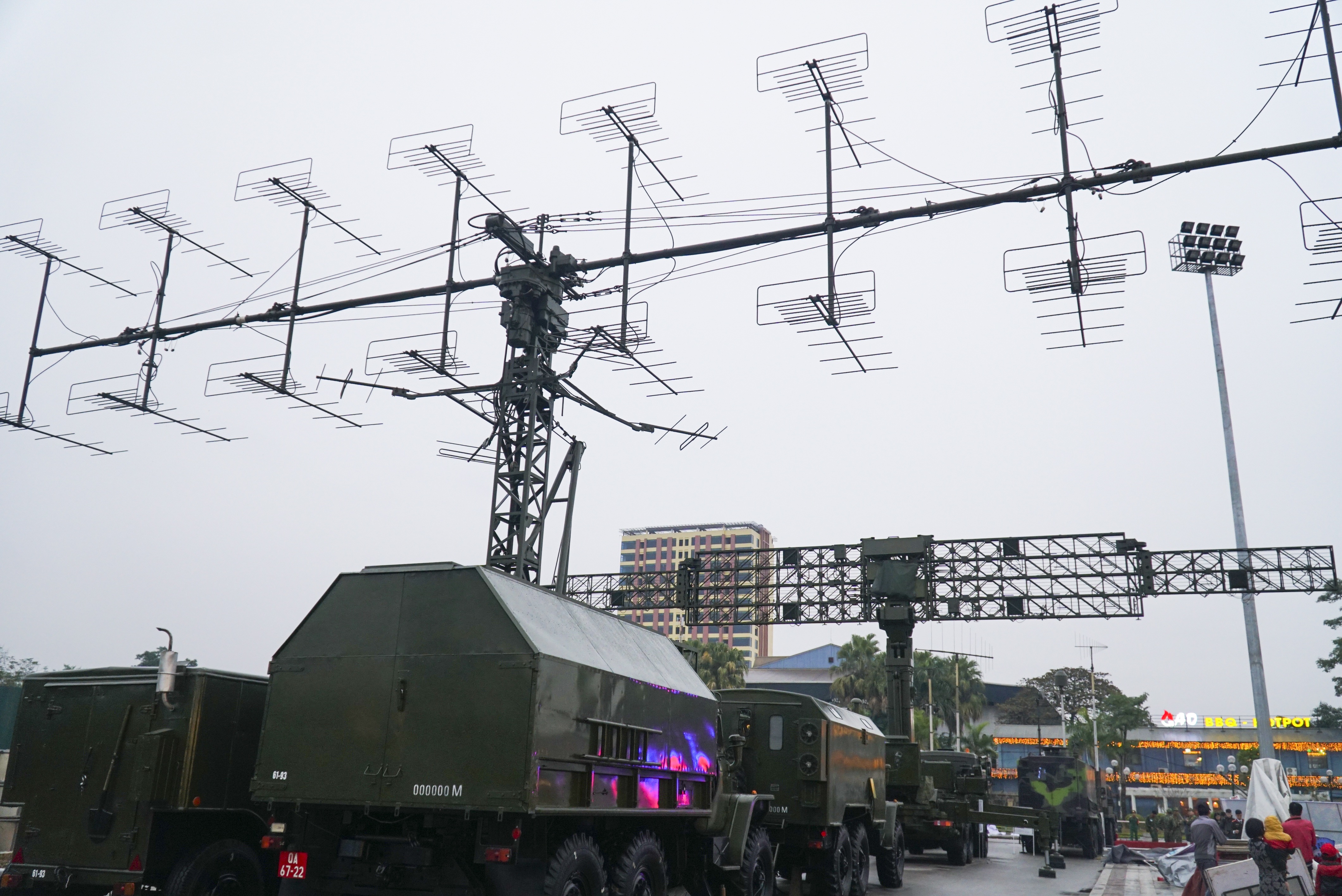 Cận cảnh dàn radar chống mục tiêu tàng hình tối tân của Quân đội Nhân dân Việt Nam - 6 Cận cảnh dàn radar chống mục tiêu tàng hình tối tân của Quân đội Nhân dân Việt Nam - 6