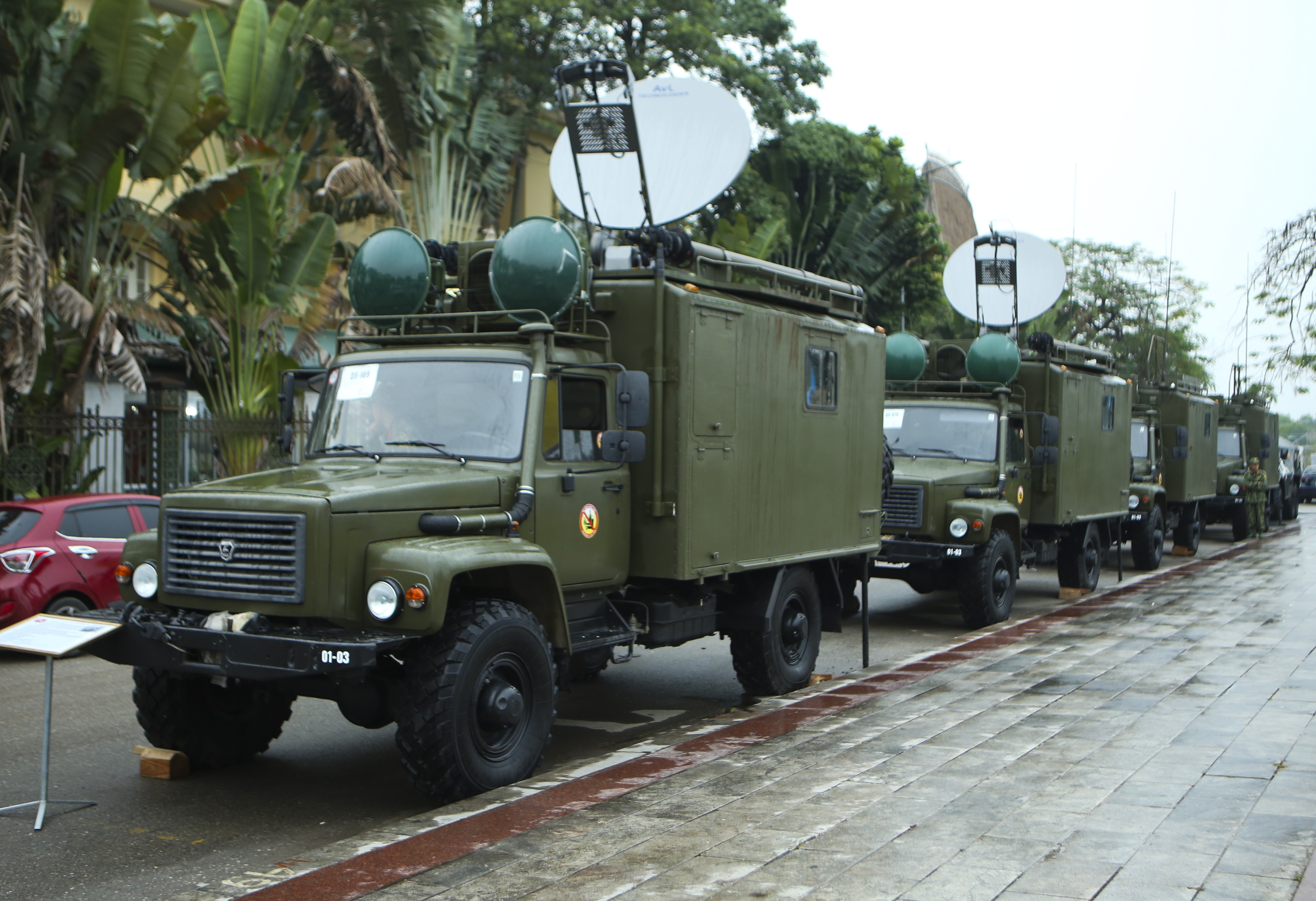 Cận cảnh dàn radar chống mục tiêu tàng hình tối tân của Quân đội Nhân dân Việt Nam - 12 Cận cảnh dàn radar chống mục tiêu tàng hình tối tân của Quân đội Nhân dân Việt Nam - 12