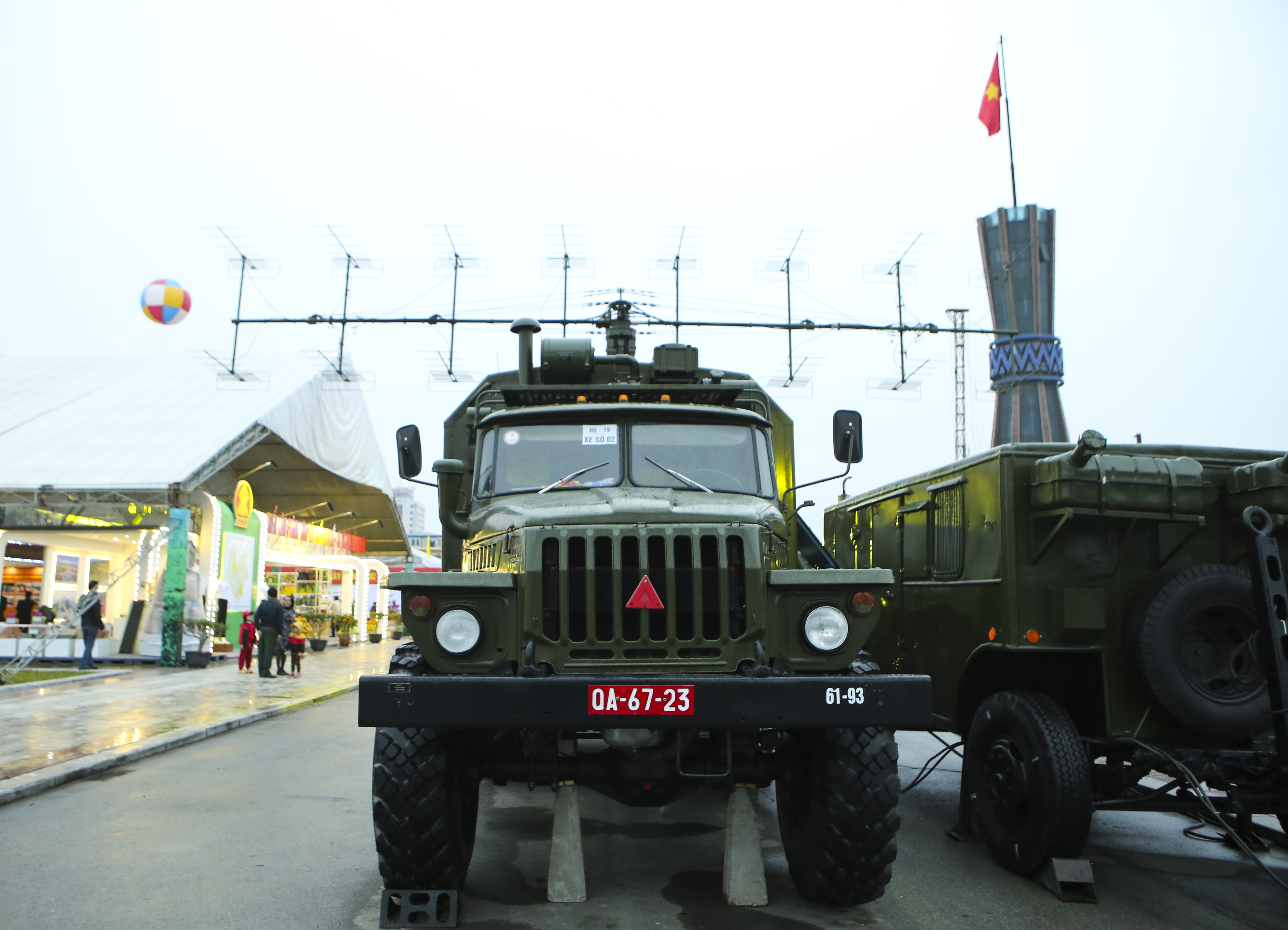 Cận cảnh dàn radar chống mục tiêu tàng hình tối tân của Quân đội Nhân dân Việt Nam - 7 Cận cảnh dàn radar chống mục tiêu tàng hình tối tân của Quân đội Nhân dân Việt Nam - 7