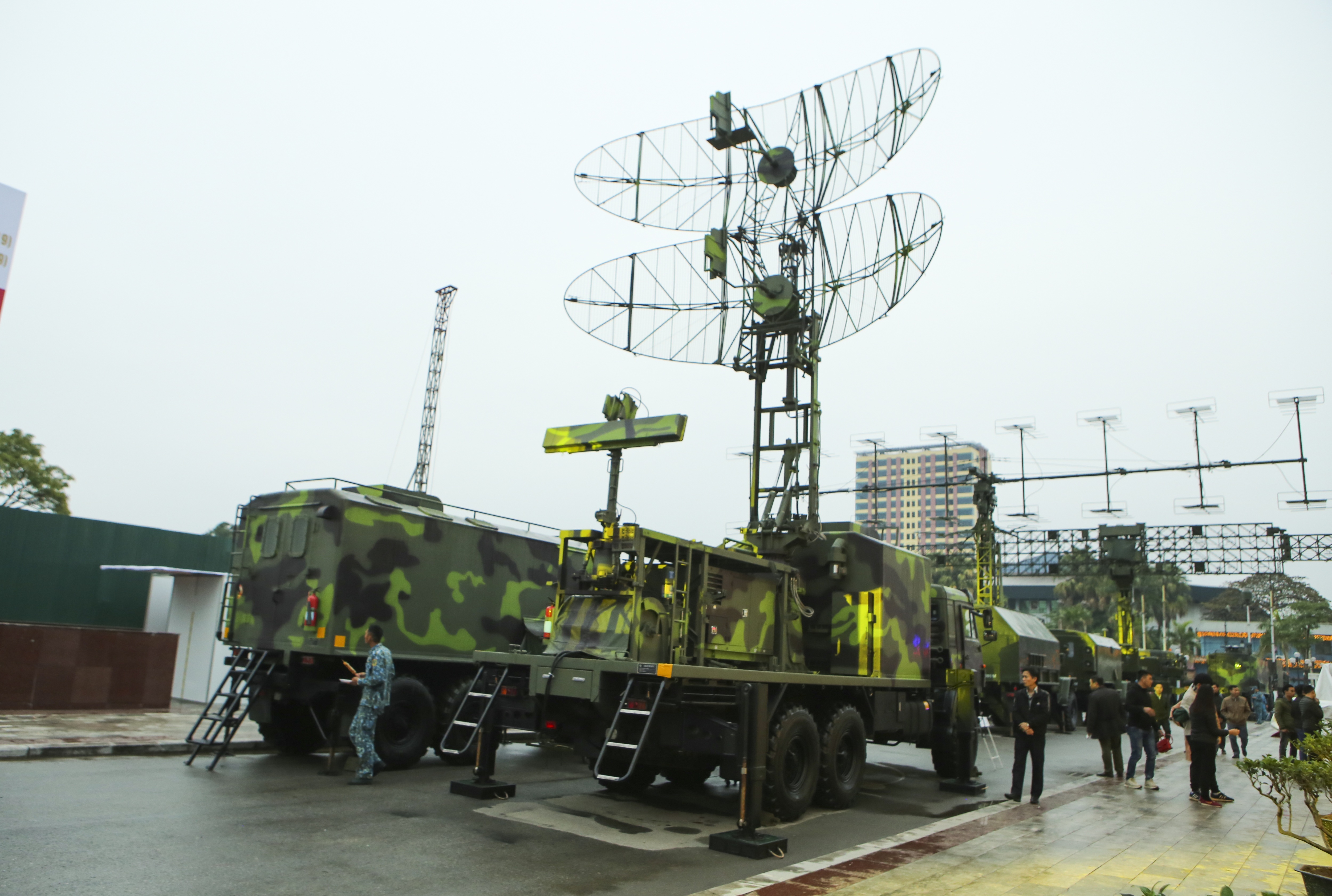 Cận cảnh dàn radar chống mục tiêu tàng hình tối tân của Quân đội Nhân dân Việt Nam - 8 Cận cảnh dàn radar chống mục tiêu tàng hình tối tân của Quân đội Nhân dân Việt Nam - 8