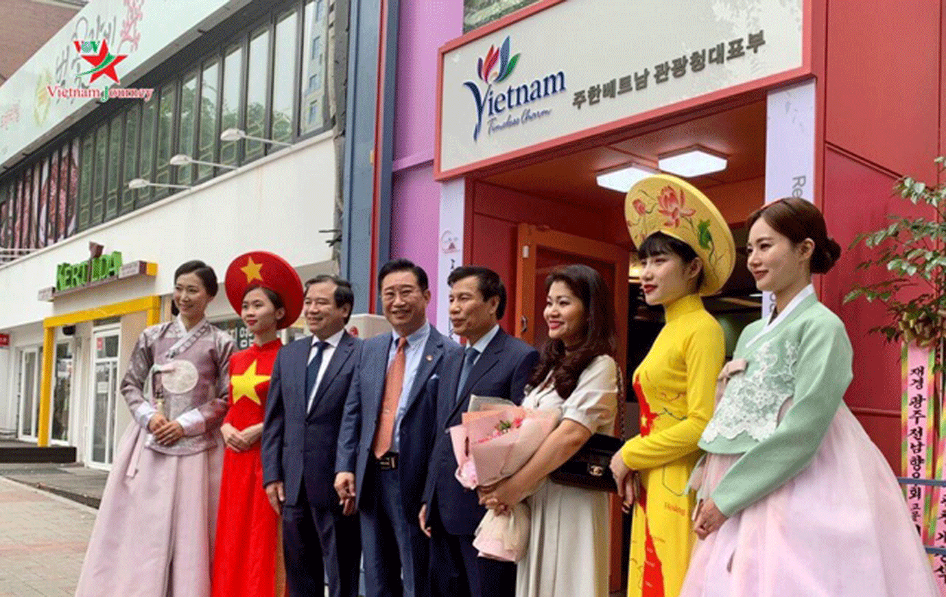 Du lịch Việt Nam đón lượng khách kỷ lục, nhận cơn mưa giải thưởng trong năm 2019 - 9 Du lịch Việt Nam đón lượng khách kỷ lục, nhận cơn mưa giải thưởng trong năm 2019 - 9