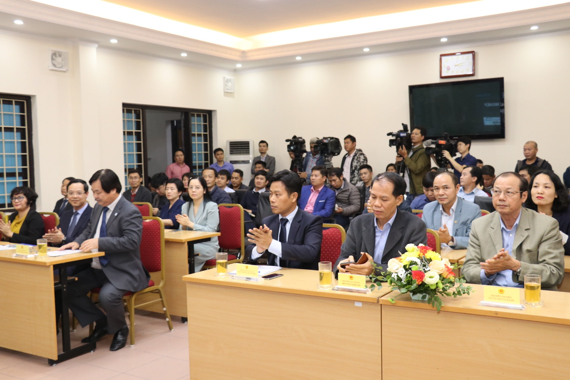Thứ trưởng Lê Quân: “Không có chỗ cho bằng giả khi minh bạch thông tin bằng cấp” - 5 Thứ trưởng Lê Quân: “Không có chỗ cho bằng giả khi minh bạch thông tin bằng cấp” - 5