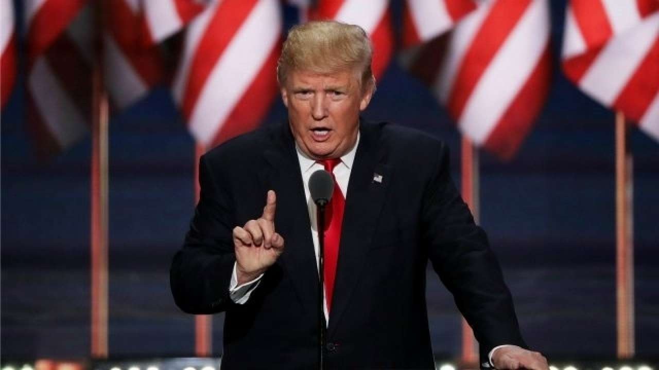 Ông Trump tiết lộ danh tính người tố giác khiến ông bị luận tội