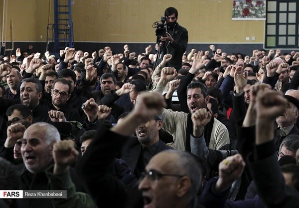 Video đoàn xe của tướng Iran cháy rụi vì bị trúng tên lửa Mỹ