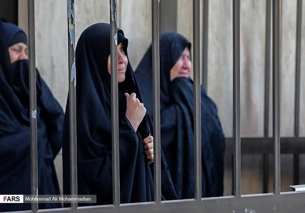 Video đoàn xe của tướng Iran cháy rụi vì bị trúng tên lửa Mỹ