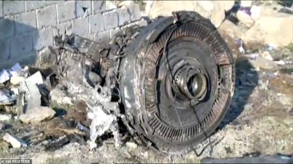 Hiện trường thảm kịch rơi máy bay khiến 176 người chết ở Iran