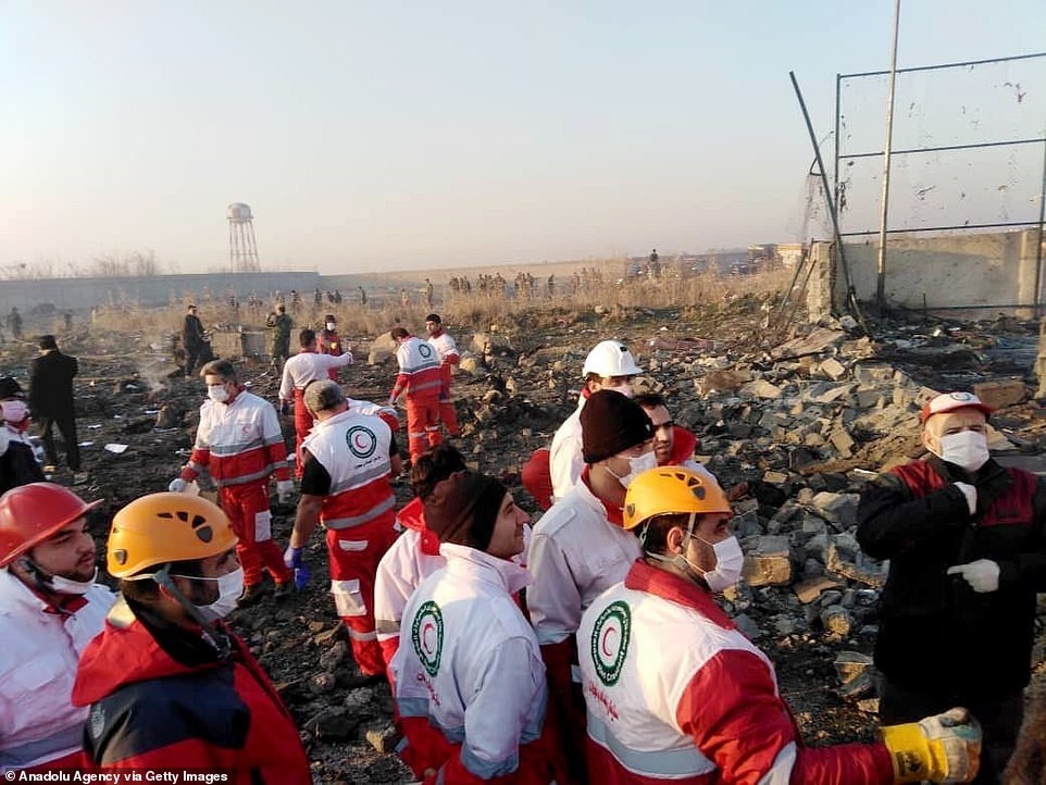 Hiện trường thảm kịch rơi máy bay khiến 176 người chết ở Iran