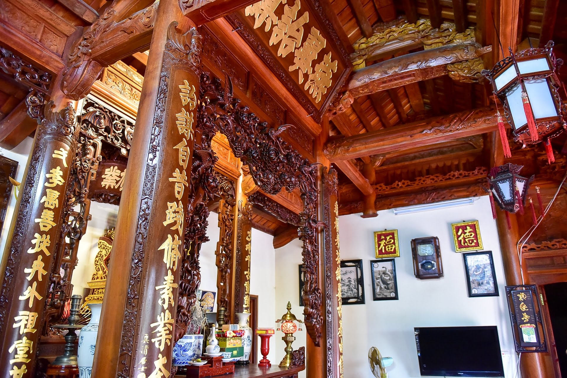 Nhà gỗ Bắc Bộ 1,5 tỷ đồng đẹp hiếm có ở Hưng Yên, ngày nào khách cũng vào ra chiêm ngưỡng - 5 Nhà gỗ Bắc Bộ 1,5 tỷ đồng đẹp hiếm có ở Hưng Yên, ngày nào khách cũng vào ra chiêm ngưỡng - 5