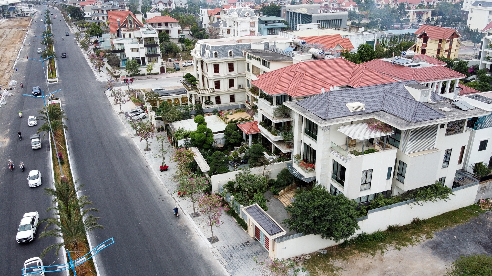 Mãn nhãn với loạt biệt thự xanh tại phố nhà giàu ven biển Hạ Long - 15 Mãn nhãn với loạt biệt thự xanh tại phố nhà giàu ven biển Hạ Long - 15