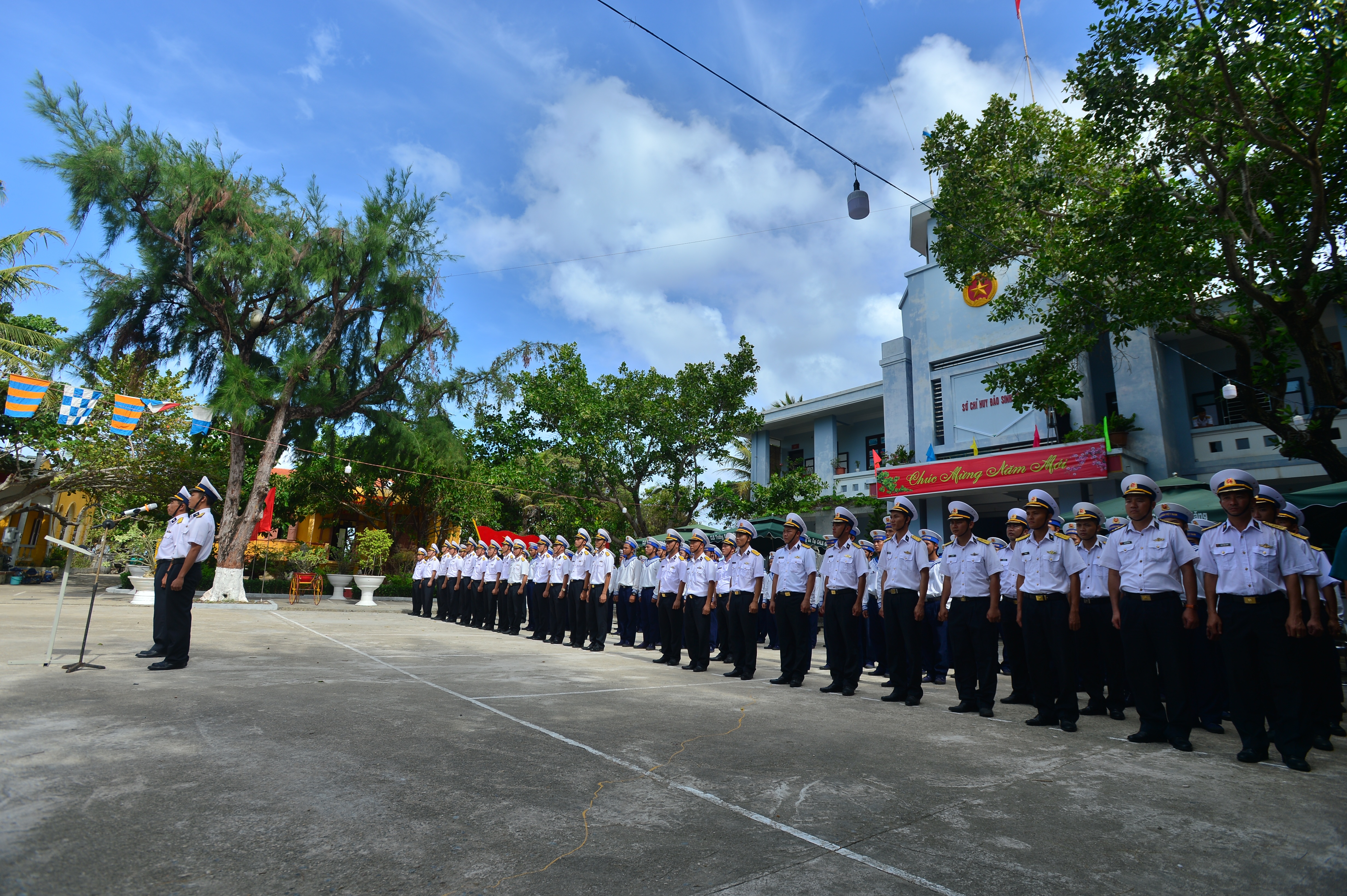 Thiêng liêng lễ chào cờ đầu năm mới tại Trường Sa - 4 Thiêng liêng lễ chào cờ đầu năm mới tại Trường Sa - 4