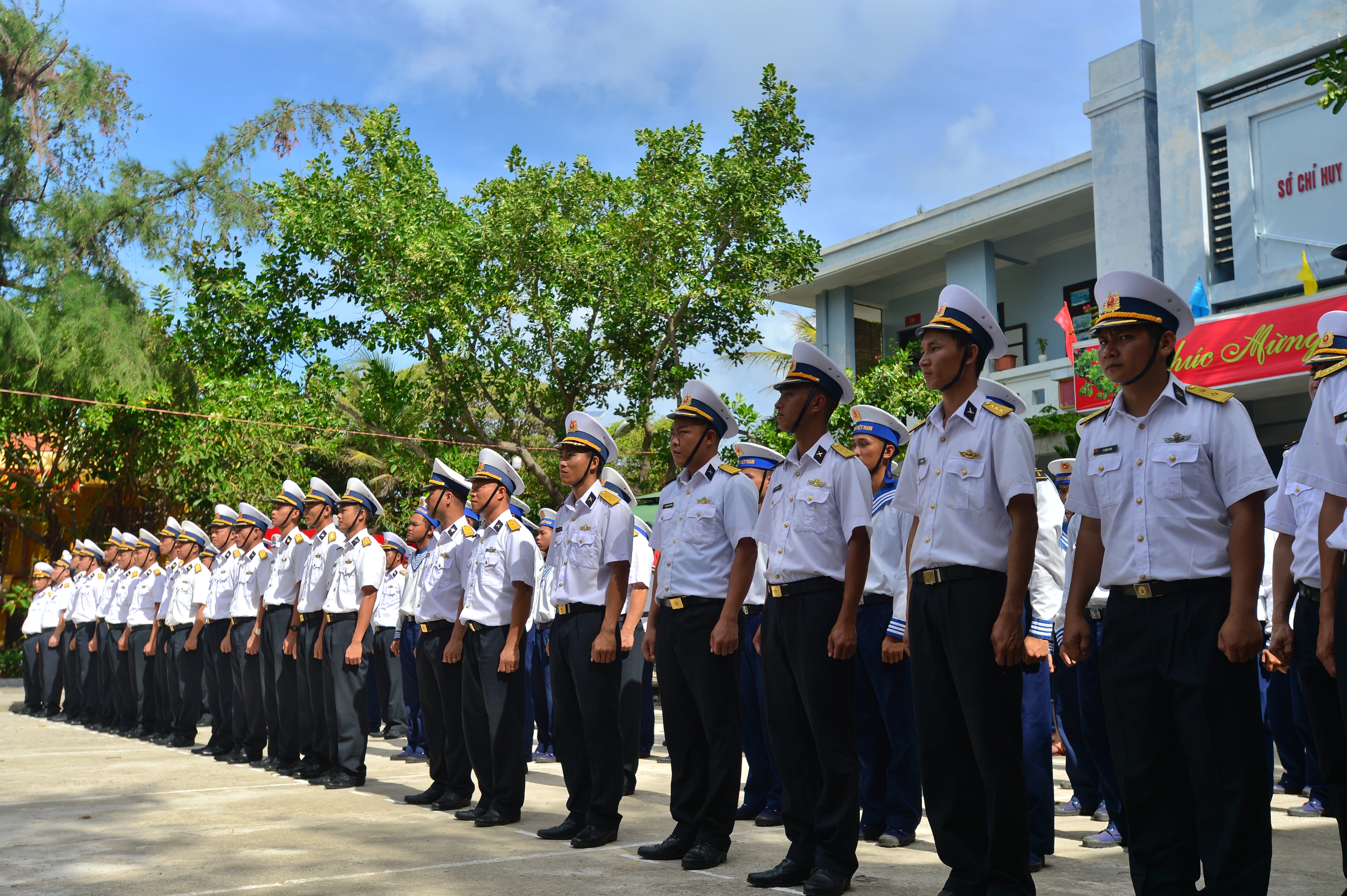 Thiêng liêng lễ chào cờ đầu năm mới tại Trường Sa - 5 Thiêng liêng lễ chào cờ đầu năm mới tại Trường Sa - 5